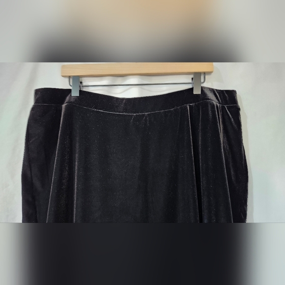 Black Velvet Womens Midi Skirt 1X Formal NYE Glam Party Holiday Whimsigoth - Picture 3 of 5